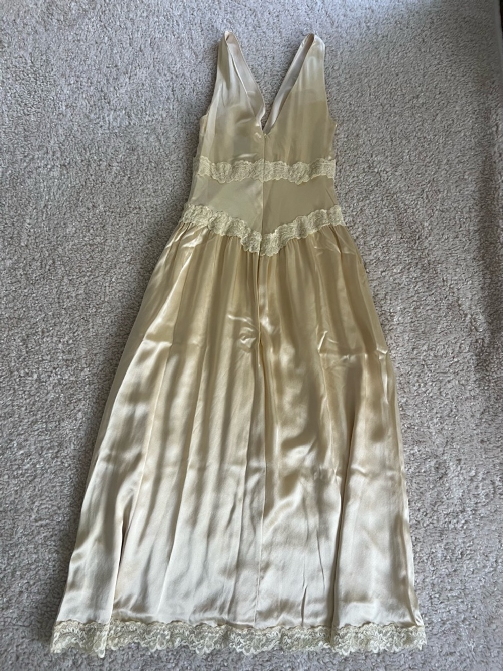 Reformation Pale Yellow V-Neck Lace-Trim Midi Dress - Picture 2 of 4